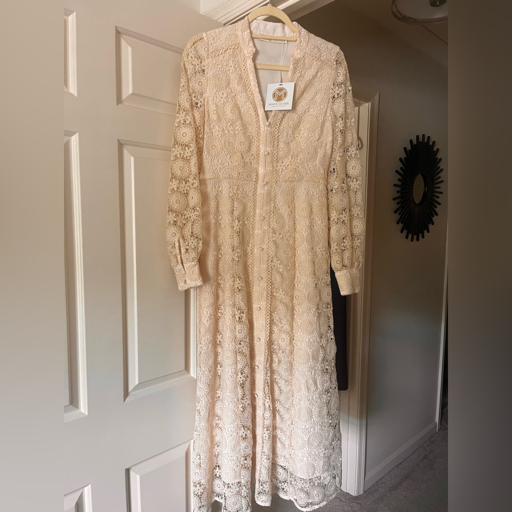 Marie Oliver Elegant Cream Lace Dress